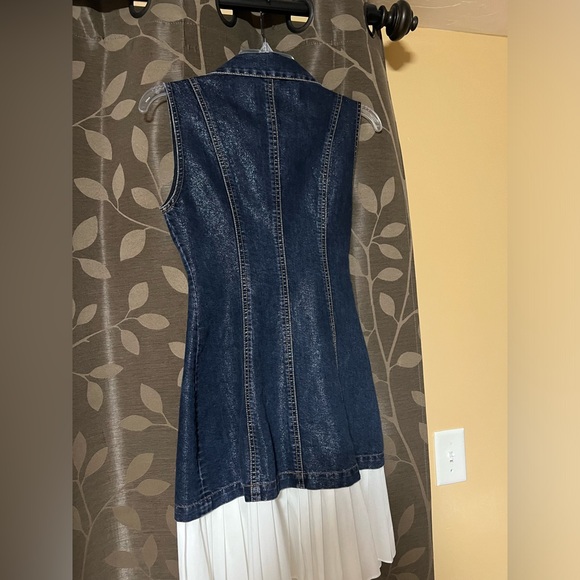 Denim - Picture 4 of 5